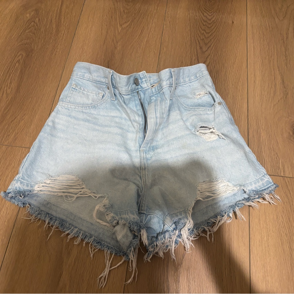 Levi high waisted mom shorts size 29